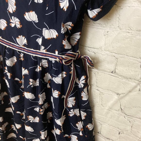 Few Moda fit and flare floral pattern dress - Picture 2 of 10